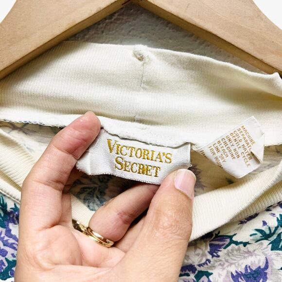 Vintage Victoria's Secret Gold Label Floral Top - Picture 5 of 8